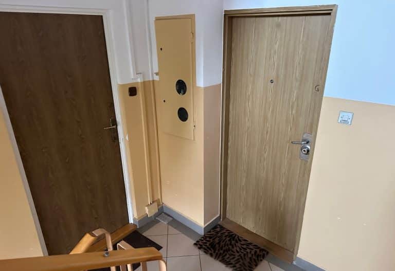 Problem sąsiedzki w Olsztynie: mieszkańcy walczą z niewyobrażalnym smrodem