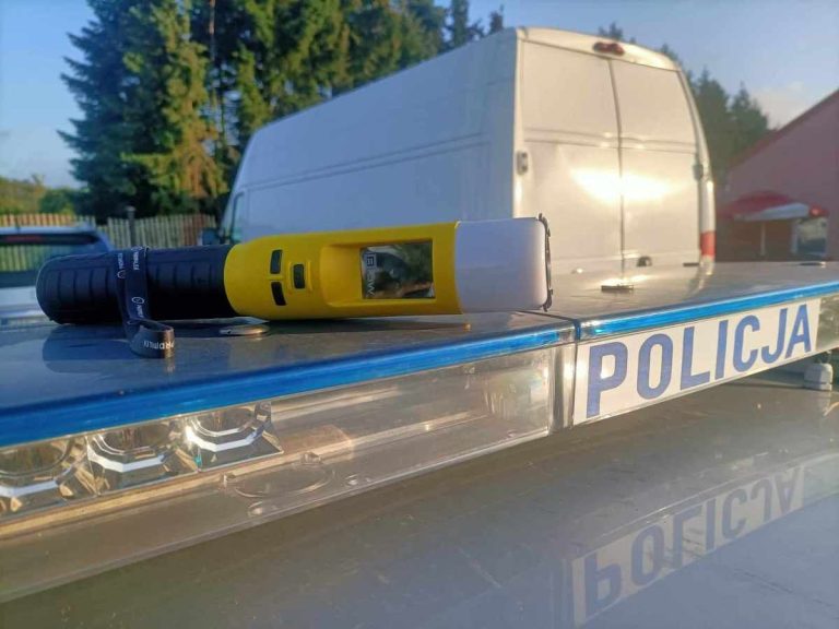 Bez uprawnień i pod wpływem alkoholu za kierownicą: nieodpowiedzialni kierowcy zatrzymani przez policję