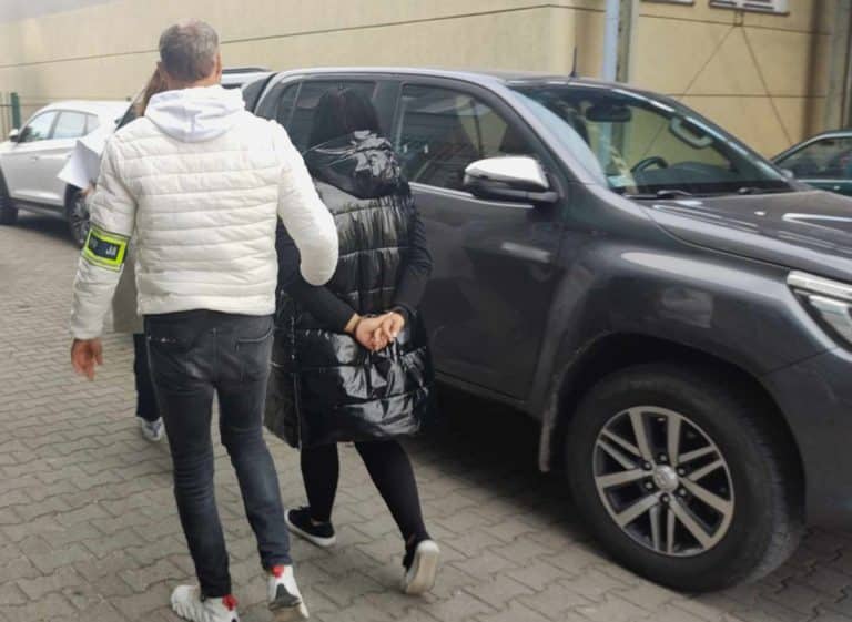 Próbowała przemycić narkotyki do więzienia – teraz 26-latka odpowie przed sądem