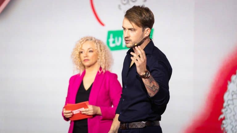 To przem&oacute;wienie Łukasza Michnika przejdzie do historii? Widownia miała łzy w oczach