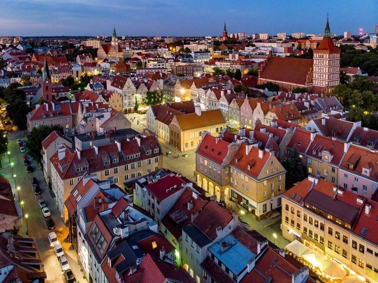 Urodziny Olsztyna: 670 lat historii świętowane premierą planszowej gry Monopoly