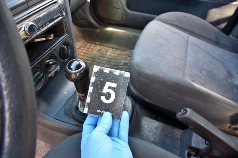 Złodziej okradł firmę i samochody ciężarowe. Policja zatrzymała recydywistę