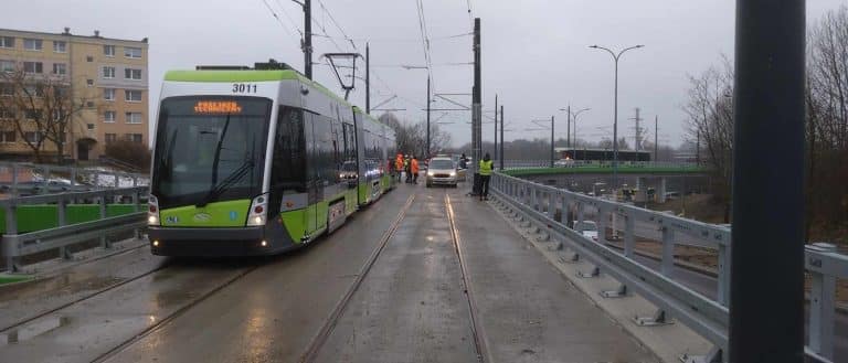 Pierwszy przejazd tramwaju estakadą. Nasza tramwajowa kolejka g&oacute;rska?