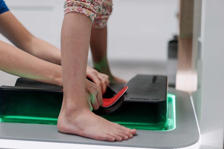 Krok do Przodu: Jak Indywidualne Wkładki Ortopedyczne Zmieniają Świat Biegania