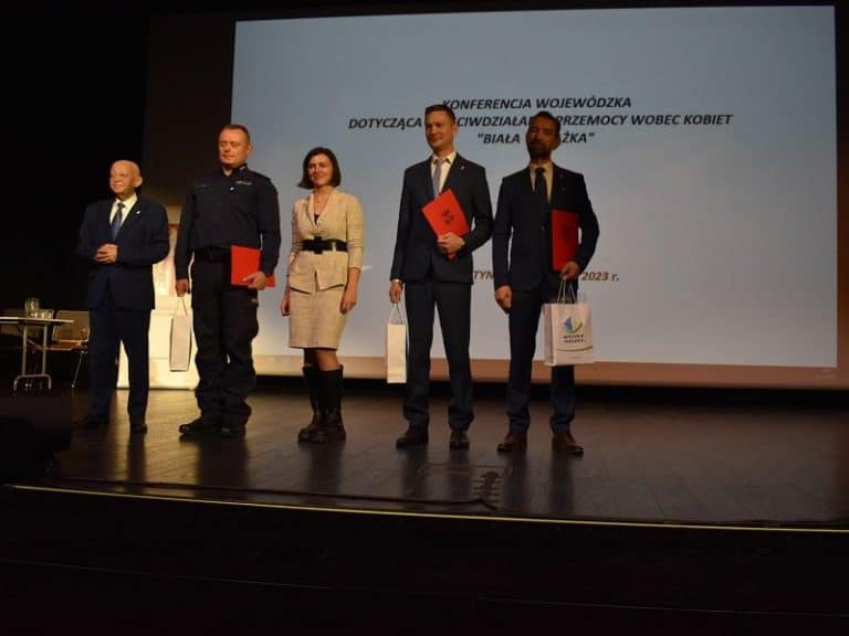 Odznaczenia dla obrońc&oacute;w godności: Warmińsko-Mazurski hołd dla Kawaler&oacute;w Białej Wstążki