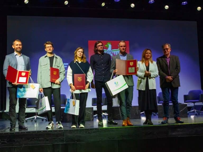 Wsparcie samorządu dla dw&oacute;ch wyjątkowych produkcji dokumentalnych