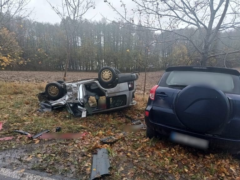 Dwie osoby ranne. Samochody zderzyły się na ulicy Pstrowskiego w Olsztynie