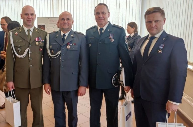 Ryszard Płoski wyr&oacute;żniony Srebrną Odznaką za zasługi dla więziennictwa