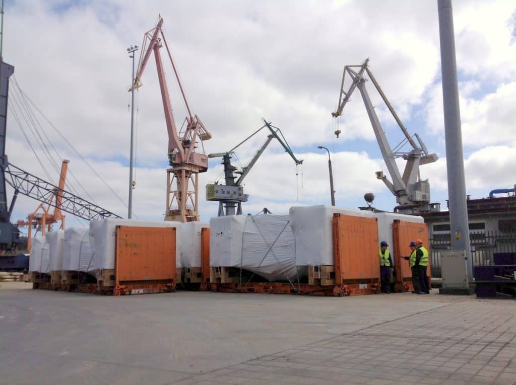 Skuteczne zabezpieczanie maszyn i urządzeń do transportu morskiego Materiał partnera
