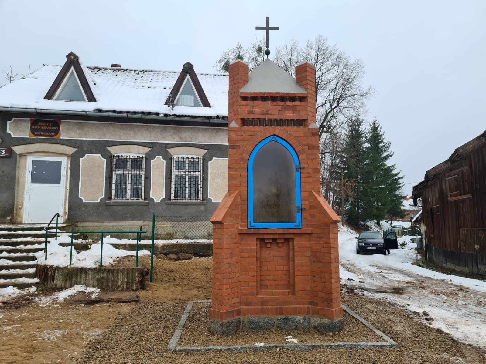 Odrodzona z ruiny: historia kapliczki w Nowym Kawkowie kultura Olsztyn, Wiadomości, zShowcase