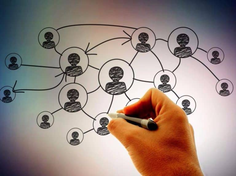 Rewolucja w pomocy społecznej: Warmia i Mazury inwestują w przyszłość społeczności lokalnych