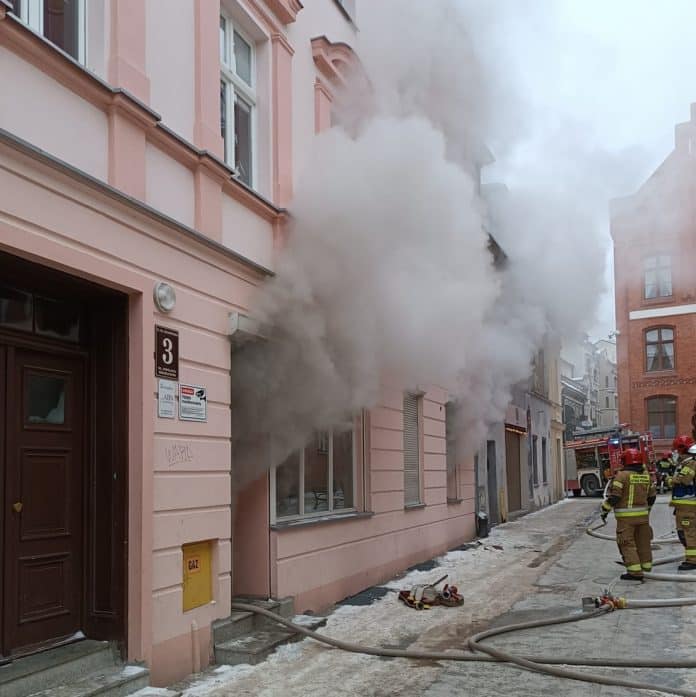 Pożar w centrum Olsztyna koła ratusza straż pożarna Olsztyn, Wiadomości, zShowcase