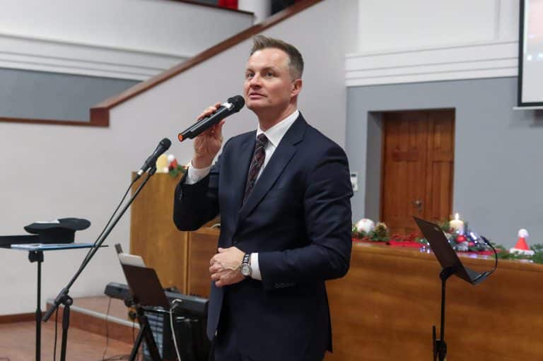 Marszałek wojew&oacute;dztwa warmińsko-mazurskiego wspiera rozw&oacute;j lokalnych artyst&oacute;w