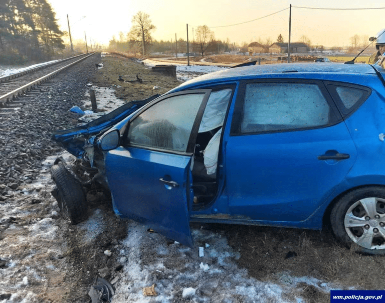 Nietrzeźwy kierowca zderzył się z pociągiem