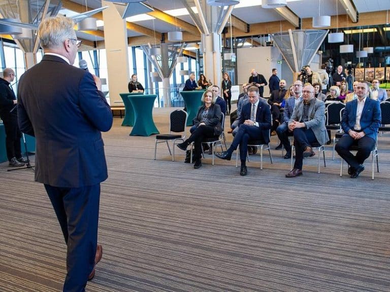 Lotnisko w Szymanach odmienia oblicze regionu?