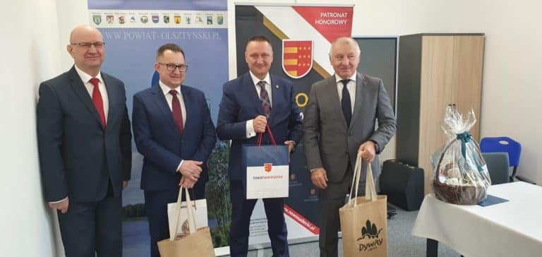 Budowanie most&oacute;w między regionami. Przyszłość wsp&oacute;łpracy Olsztyna i Nowego Sącza