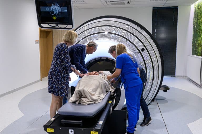 Nowoczesna radiochirurgia w Olsztynie zmienia oblicze leczenia nowotwor&oacute;w