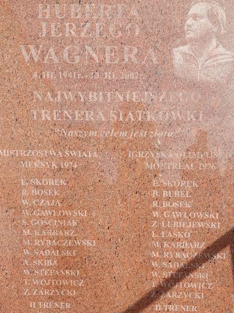 Tablica upamiętniająca Wagnera i jego drużynę wraca na ściany Uranii sport Olsztyn, Wiadomości, zShowcase