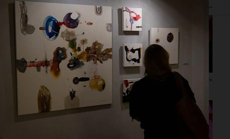 Olsztyn kulturalnie: cykl wystaw jako alternatywa dla aktywności na świeżym powietrzu