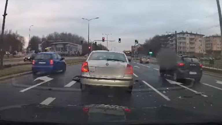 Zderzenie na al. Sikorskiego wywołuje dyskusję. Kto naprawdę jest winny tej kolizji?