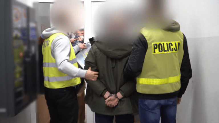 Dw&oacute;ch mężczyzn znających się tylko z widzenia wdało się w awanturę. W ruch poszedł bejsbolowy kij