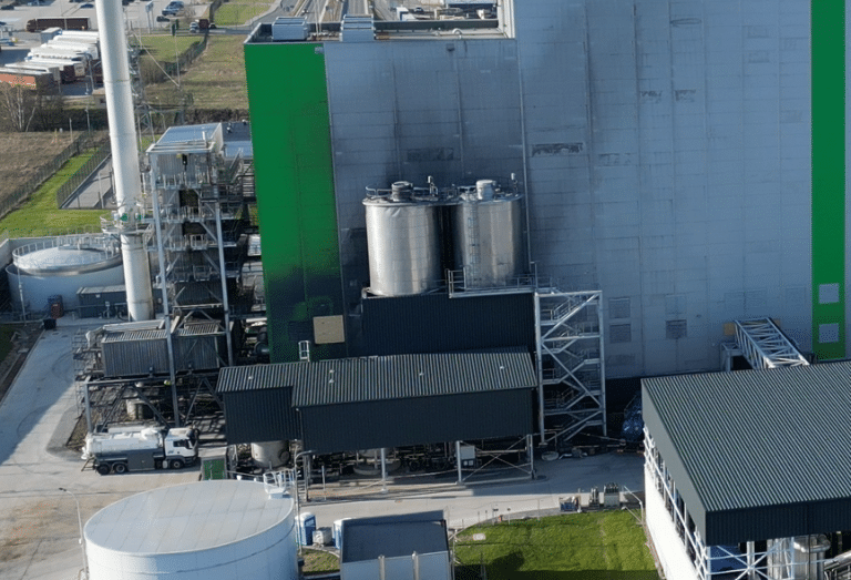 Był wybuch w zakładzie przetw&oacute;rczym w Olsztynie! Zdjęcia pokazują skalę zniszczeń