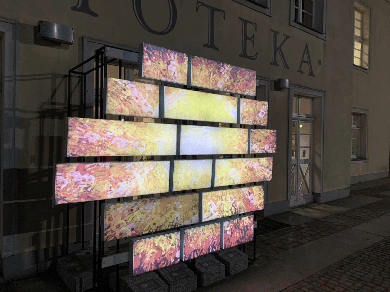 Słoneczna instalacja na olsztyńskiej star&oacute;wce rozjaśnia zimową szarość