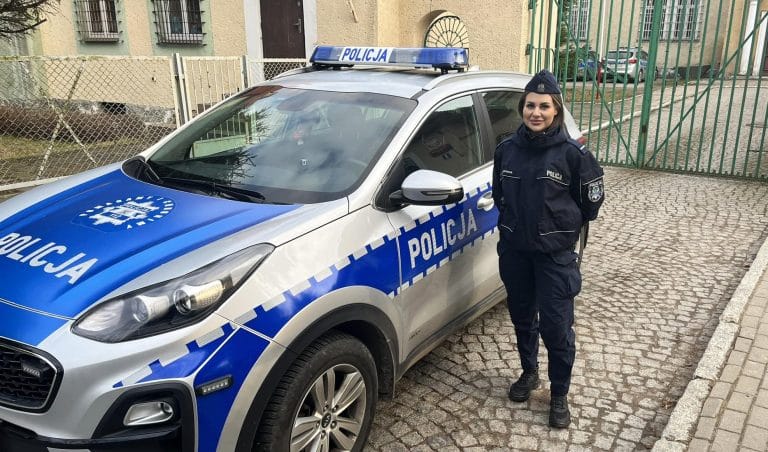 Piękna policjantka z Olecka bohaterką nocnego zdarzenia. To mogło wyglądać inaczej