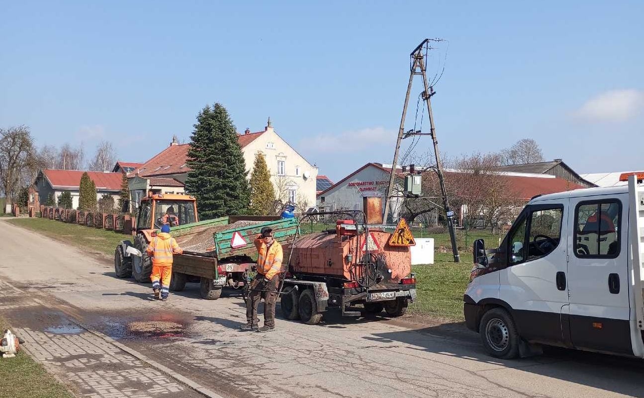 Wiosenna ofensywa remontowa na drogach powiatowych ruch drogowy Olsztyn, Wiadomości, zShowcase