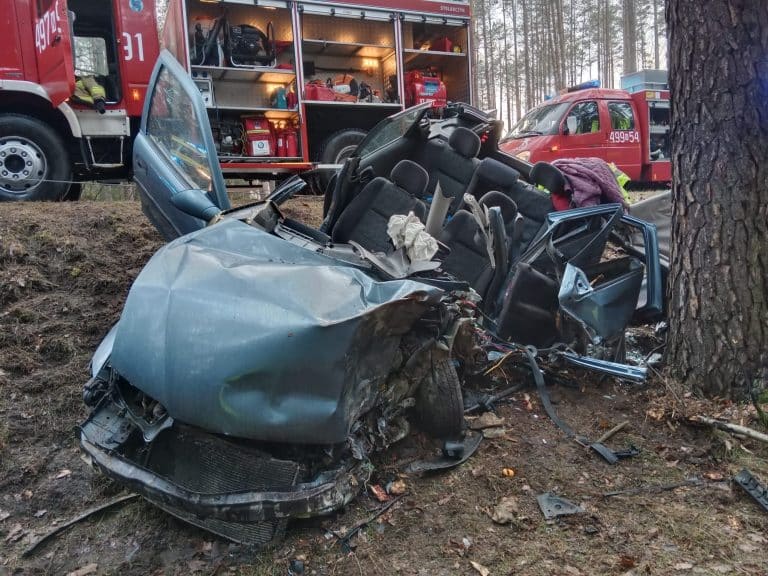 Wypadek na DK 59 w miejscowości Stare Kiełbonki. Mężczyzna zabrany przez LPR
