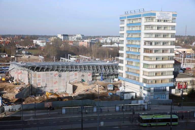 Olsztyński dworzec zyska lepsze dojście do tunelu z Zatorza, ale bez nowego parkingu