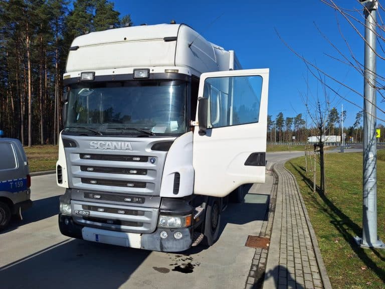 Poszukiwany kierowca w niesprawnej ciężar&oacute;wce zatrzymany w Olsztynku