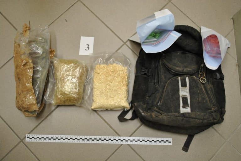 22-latek z Kętrzyna aresztowany. Policjanci złapali się za głowę jak otworzyli jego plecak