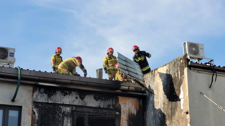 Pożar koło Biedronki w Olsztynie. Pali się już drugi raz tego samego dnia!