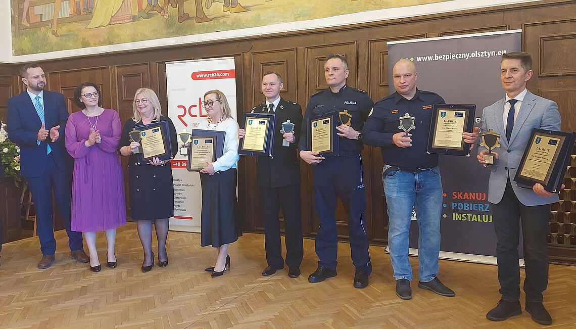Liderzy bezpieczeństwa nagrodzeni w Olsztynie – wyróżnienia dla strażaków i ratowników bezpieczeństwo Olsztyn, Wiadomości, zShowcase