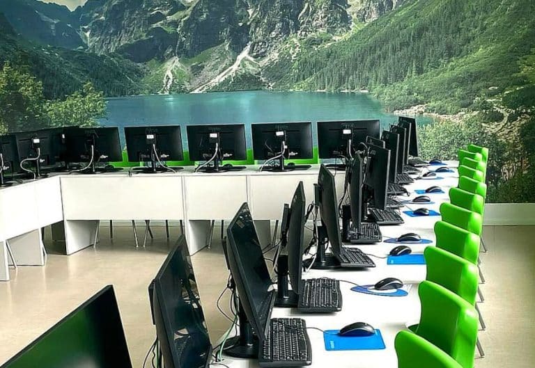 Olsztyn inwestuje w przyszłość. Nowoczesne pracownie dydaktyczne dla szk&oacute;ł