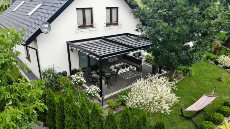 Jak wybrać elegancką i wytrzymałą pergolę: Przewodnik zakupowy