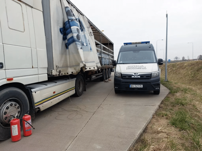 Niezabezpieczony kwas na pokładzie ukraińskiej ciężarówki