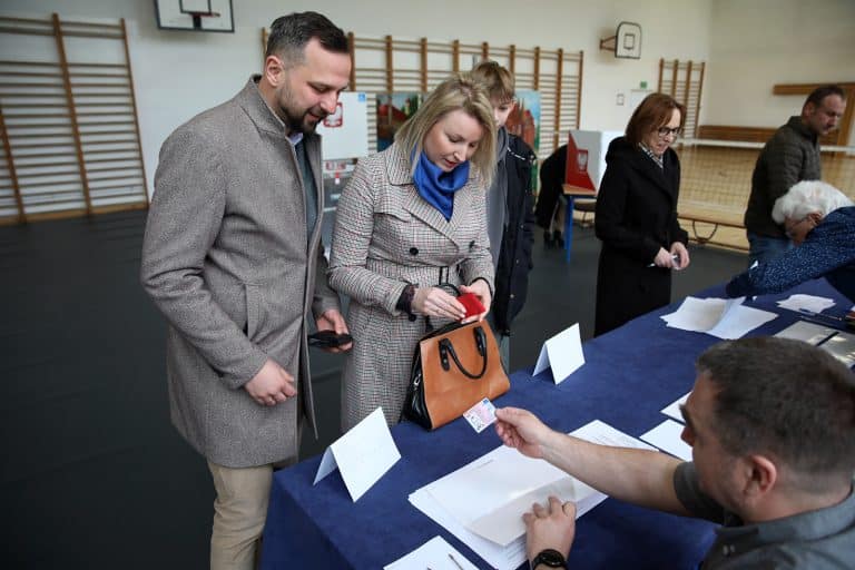 Dzielnice Olsztyna r&oacute;żnią się frekwencją wyborczą. Padł rekord