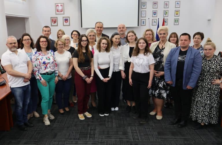 Młode gawędziarki z Olsztyna triumfują w Krakowie