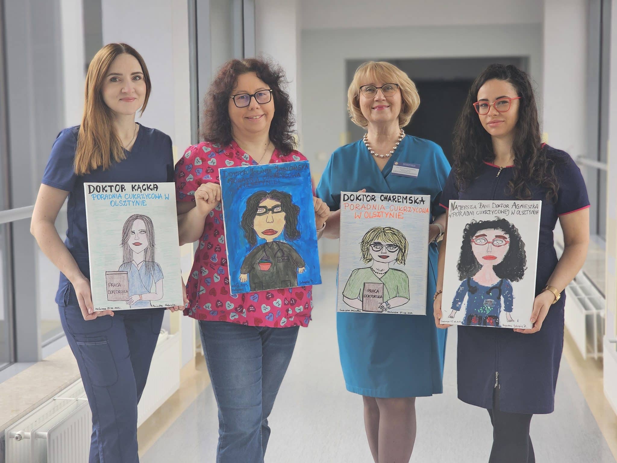 10-letnia Gabrysia, dziękując za opiekę, maluje portrety personelu szpitala społeczeństwo Olsztyn, Wiadomości, zShowcase