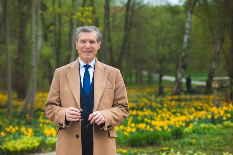 Stan dr&oacute;g w Olsztynie jest krytyczny. Tylko jeden z kandydat&oacute;w na prezydenta Olsztyna dostrzega problem fatalnej kondycji jezdni