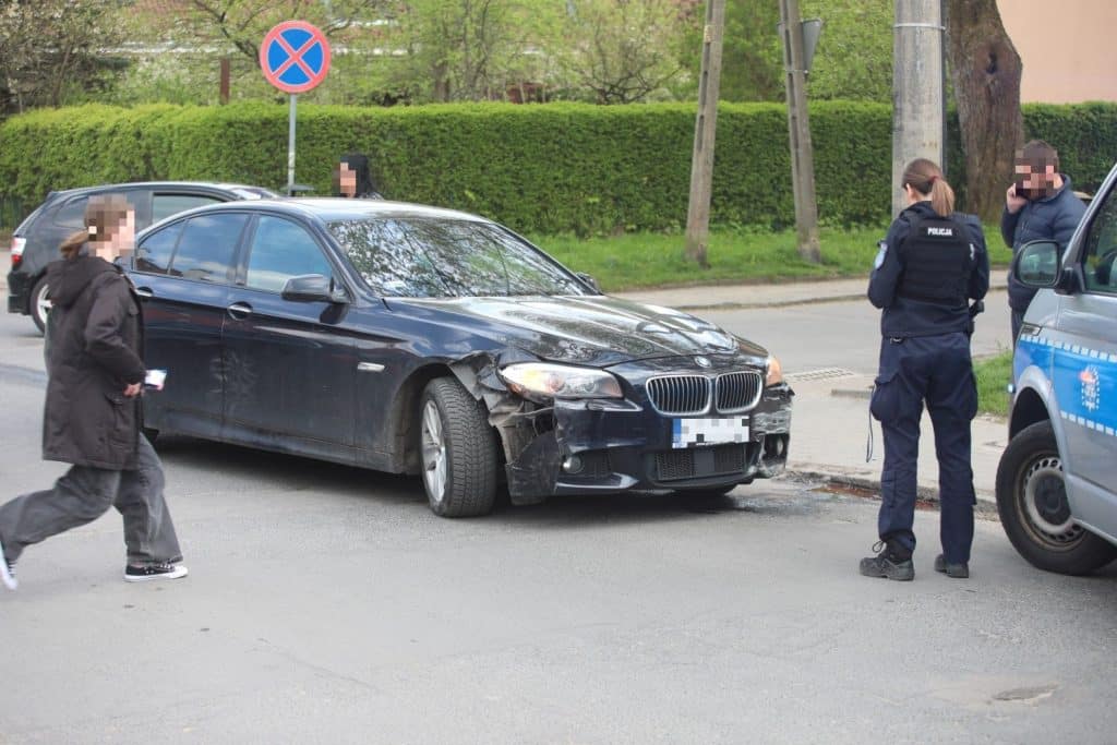 Szalona jazda pijanej 46-latki. BMW jak taran na ulicach Olsztyna ruch drogowy Olsztyn, Wiadomości, zShowcase