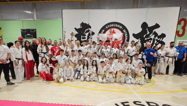 Podw&oacute;jny sukces Olsztyńskiego Klubu Kyokushin Karate na międzynarodowej i krajowej arenie