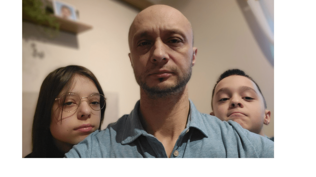 Mariusz Sakowski, samotny ojciec, zmaga się z poważnymi skutkami udaru niedokrwiennego zbiórka Olsztyn, Wiadomości, zShowcase
