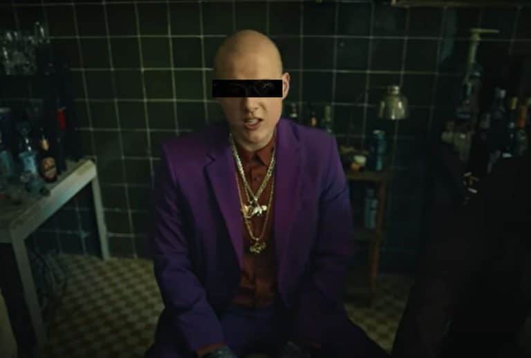 Raper Szpaku skazany na karę sześciu miesięcy ograniczenia wolności. Będzie zamiatał ulice?