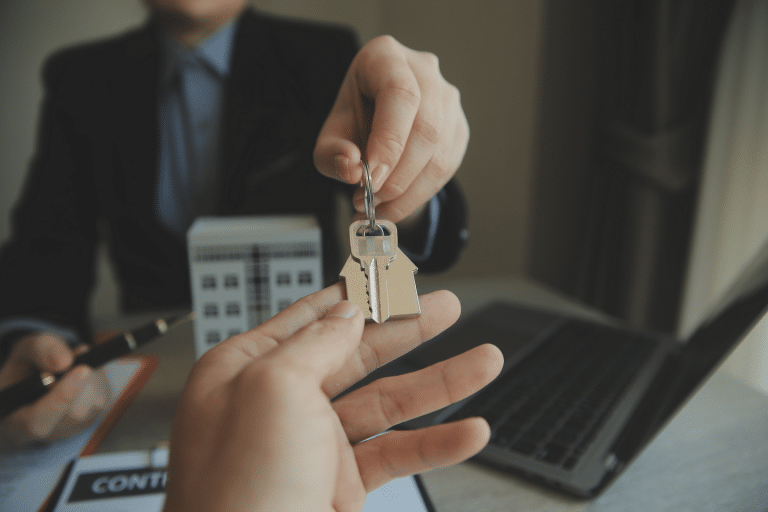 Nieruchomość na kredyt hipoteczny, komfort w zamian za ryzyko