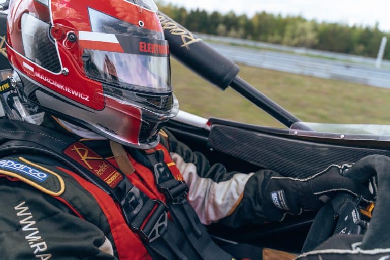 Marcinkiewicz z Olsztyna walczy o podium. Nowy sezon wyścig&oacute;w rusza w Poznaniu