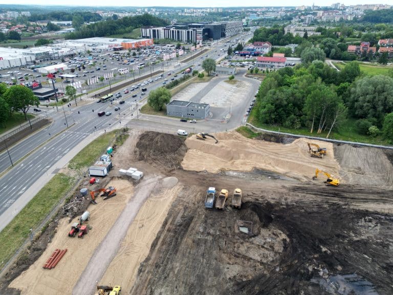 Koło Galerii Warmińskiej powstaje wielki salon meblowy. Jedna też coś jeszcze