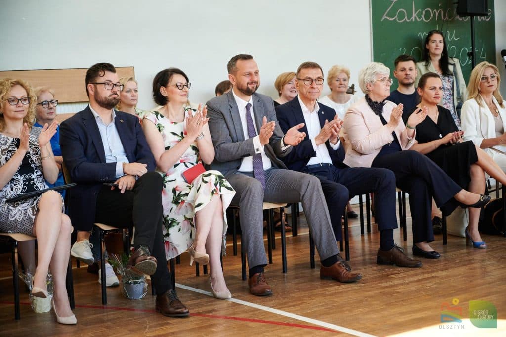 Olsztyńscy uczniowie rozpoczynają wakacje! szkoła Olsztyn, Wiadomości, zShowcase